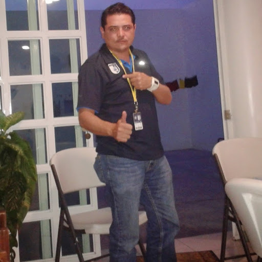 Juan Gaytan Photo 33