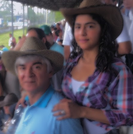 Elizabeth Cardona Photo 20
