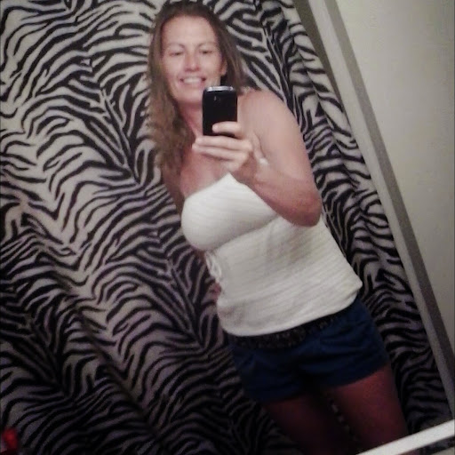 Stephanie Roberson Photo 24