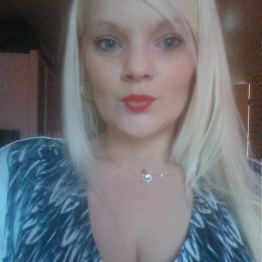 Vicky Jones Photo 30