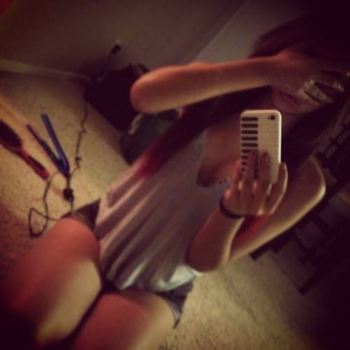 Elizabeth Reyes Photo 11