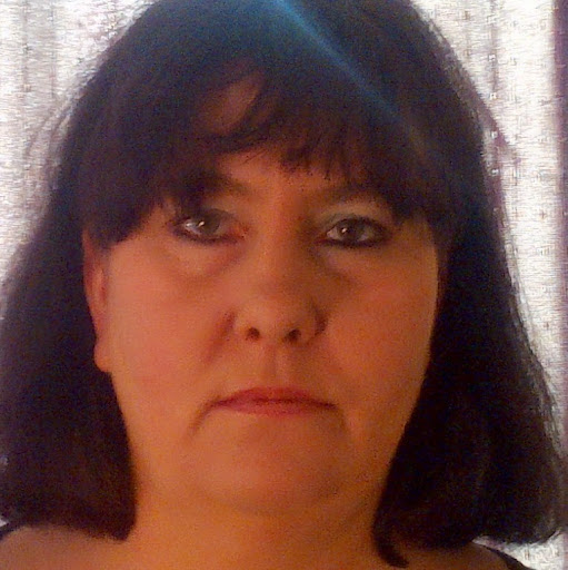 Suzanne Ellis Photo 33