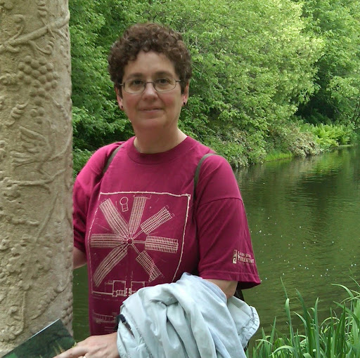 Elizabeth Downing Photo 14