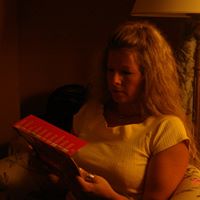 Laura Mcmillan Photo 25