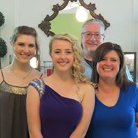 Anna Singleton Photo 11