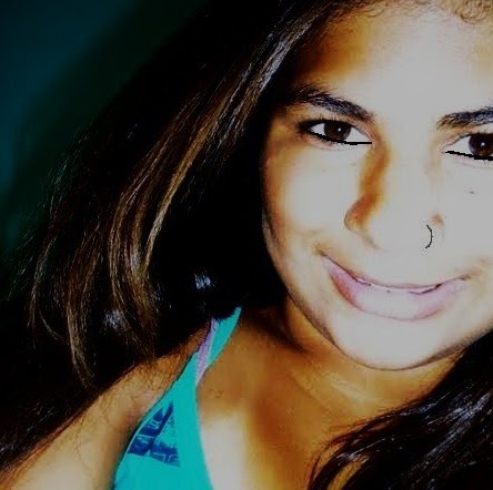 Stephanie Souza Photo 16