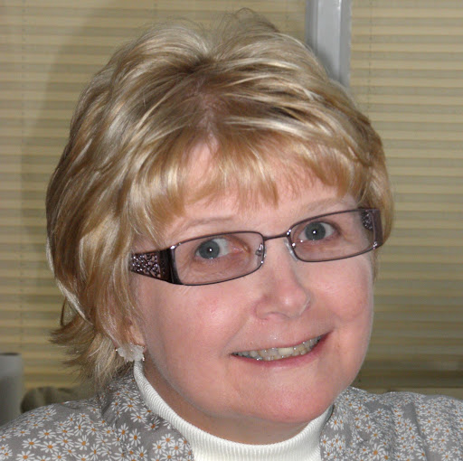 Paula Hunter Photo 29