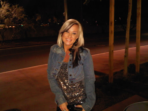 Robyn Mercer Photo 14