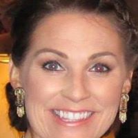 Elizabeth Dowling Photo 21