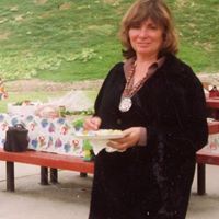 Vivian Shaw Photo 34