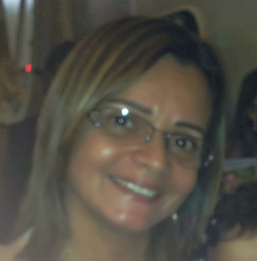 Suzanne Silva Photo 21