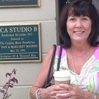 Laurie Ford Photo 30