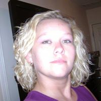 Stephanie Crowe Photo 17