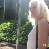 Deborah Compton Photo 17