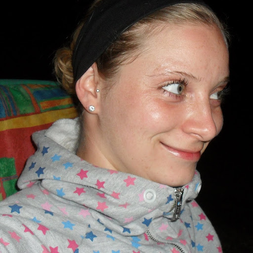 Anna Weiner Photo 7