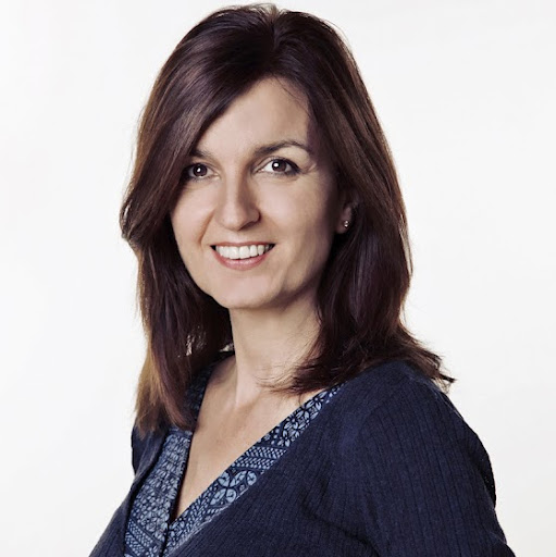 Julia Holland Photo 38