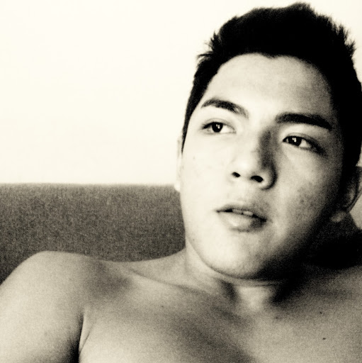 Alejandro Valladares Photo 6