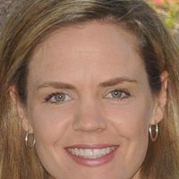 Kristine Schneider Photo 32