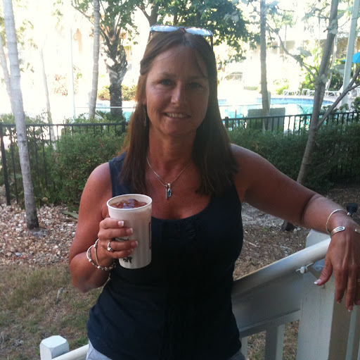 Dee Fitzgerald Photo 27