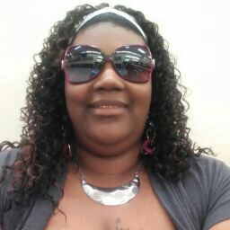 Nicole Robinson Photo 8