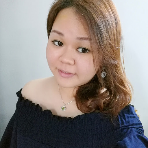 Evelyn Cheng Photo 31