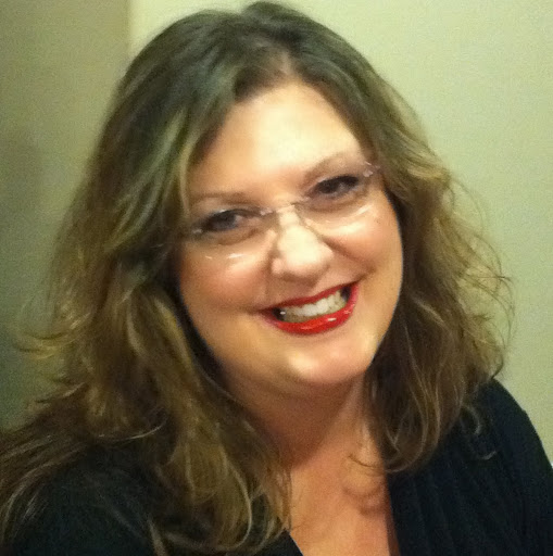 Lori Andrews Photo 13