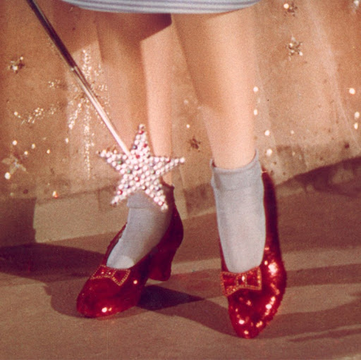 Julie Farrell Photo 21