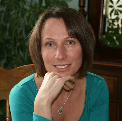 Anna Toth Photo 27