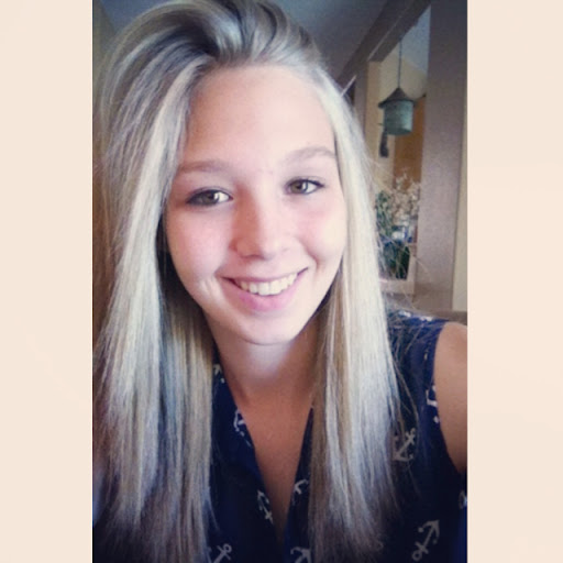 Alyssa Hartwell Photo 4