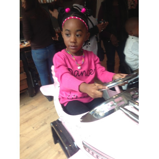 Tracey Moore Photo 7