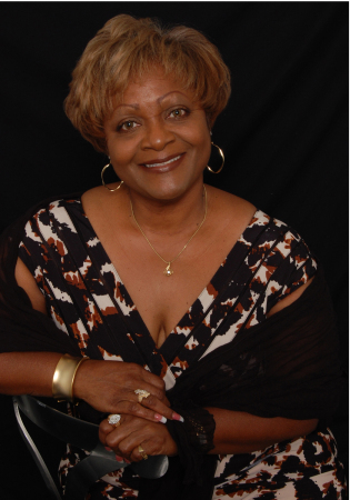 Pamela Robinson Photo 8