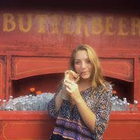 Beth Churchill Photo 33