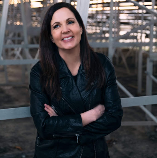 Lori Mckenna Photo 9