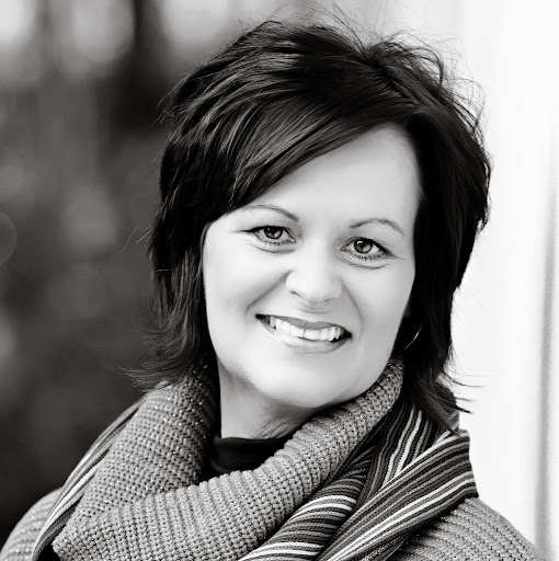 Sandra Dickens Photo 7