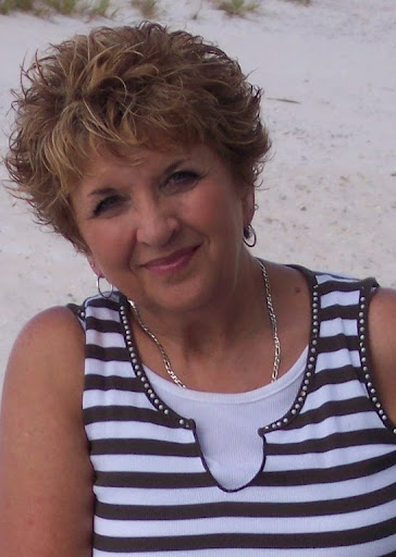 Julia Nichols Photo 25