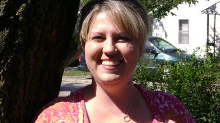 Angela Cook Photo 22