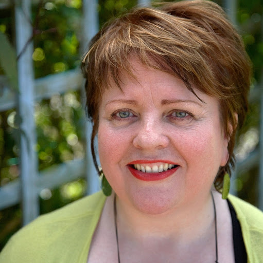 Laura Plummer Photo 30
