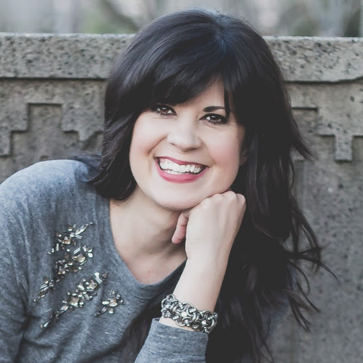 Elizabeth Ogle Photo 11