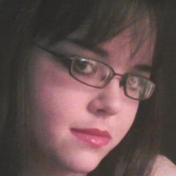 Amy Strong Photo 12