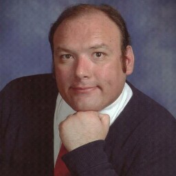 Robert Reyes Photo 10