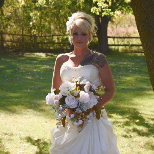 Tracy Harvey Photo 42