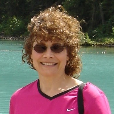Vivian Thompson Photo 29
