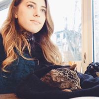 Julia Compton Photo 9