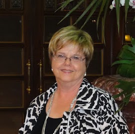 Angela Phillips Photo 32