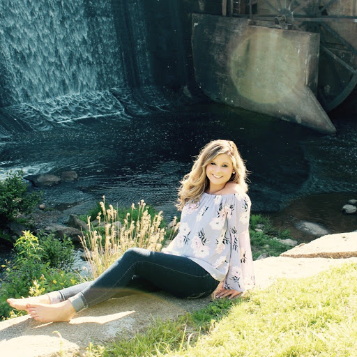 Leah Long Photo 12