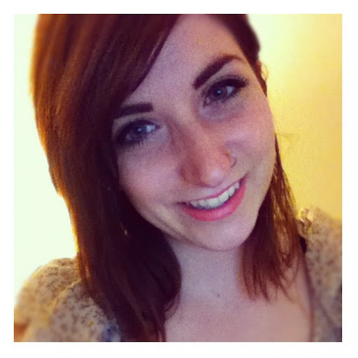 Amanda Drake Photo 10
