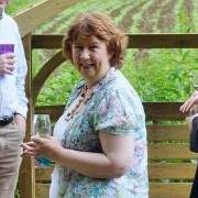 Elizabeth Knowles Photo 17