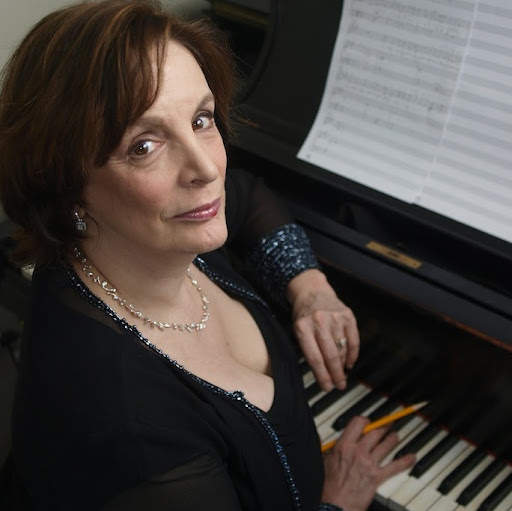 Kathryn Fields Photo 15