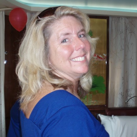 Laura Compton Photo 18