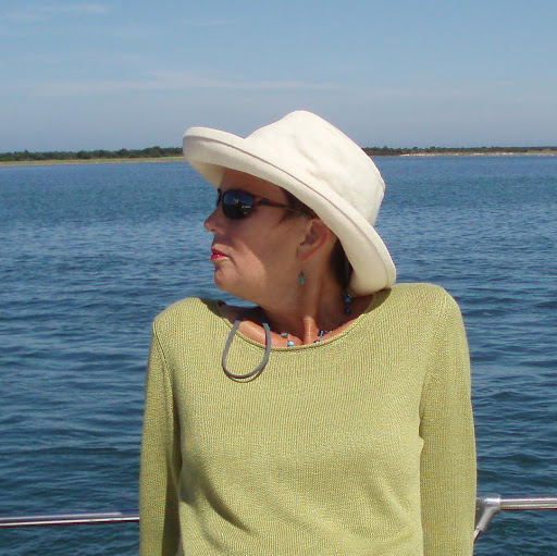 Debbie Howard Photo 32
